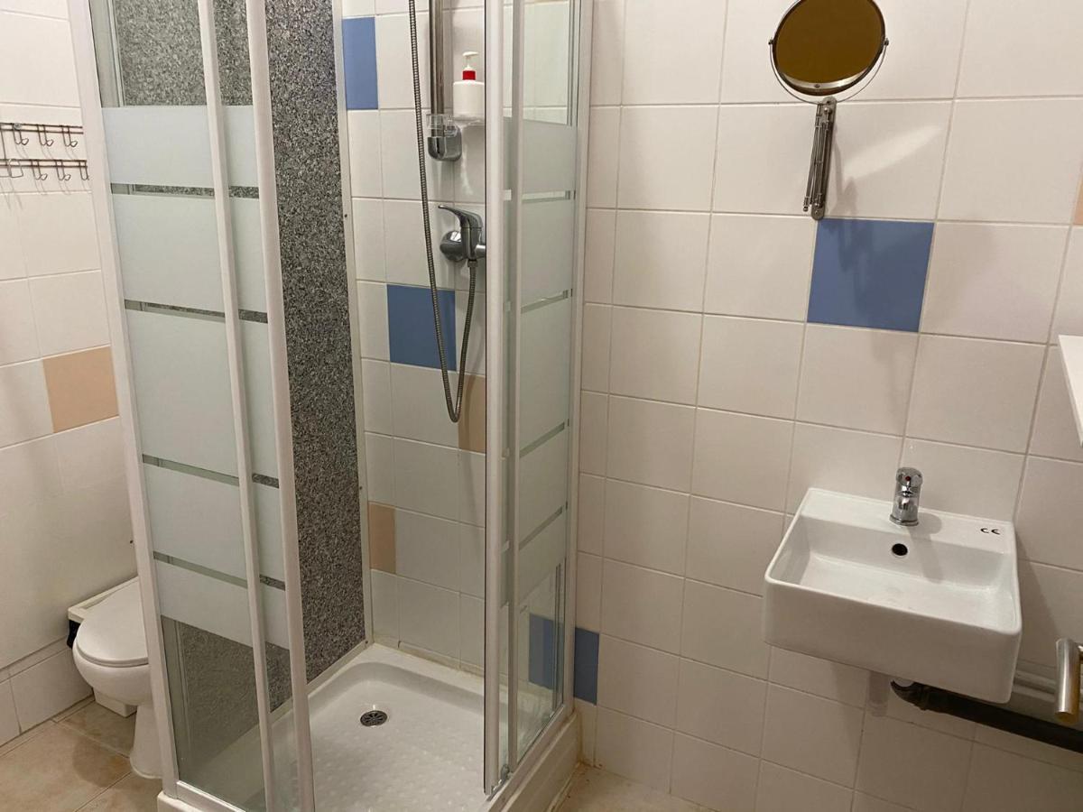 Aradas Garden Hostel מראה חיצוני תמונה