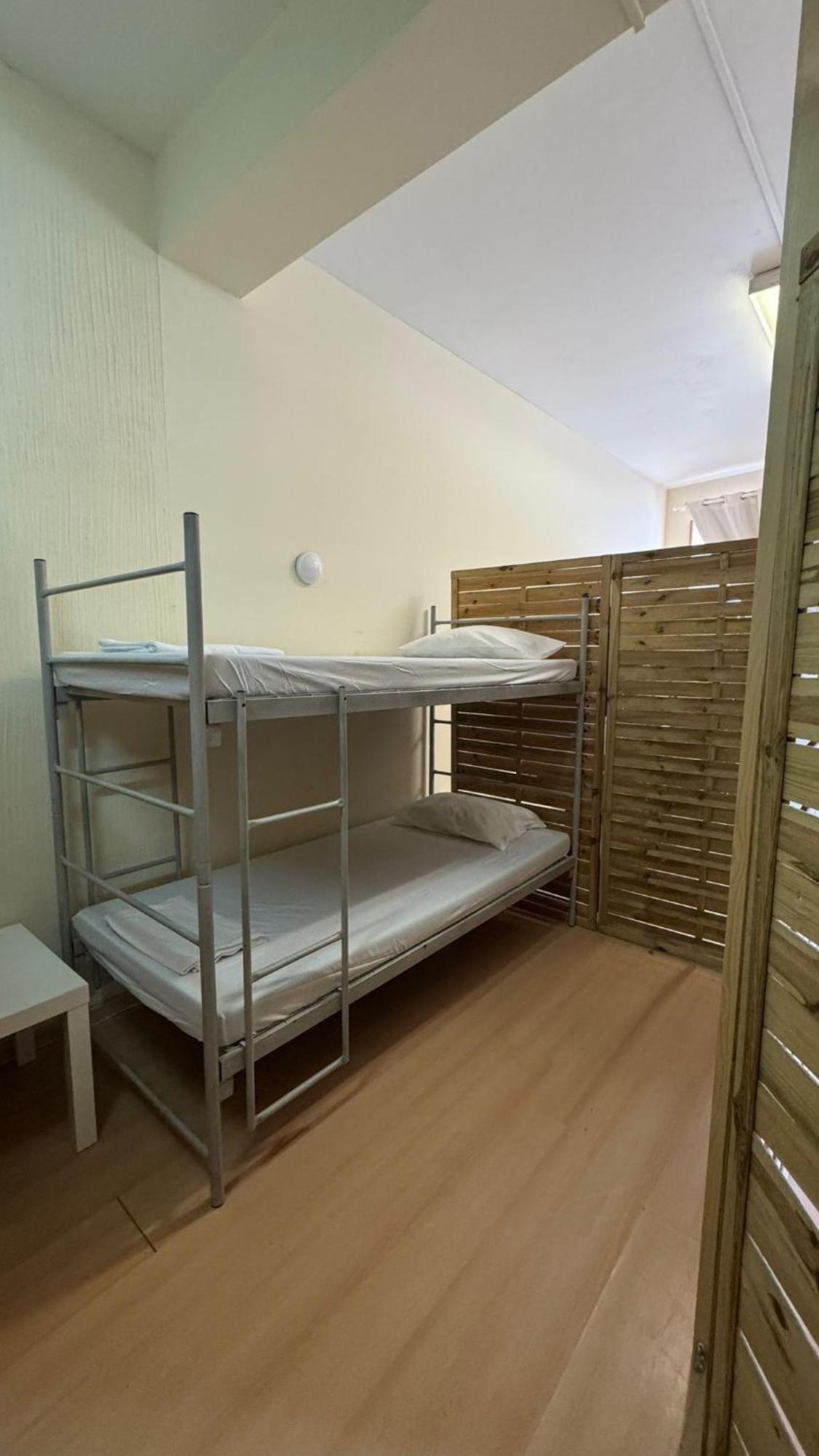 Aradas Garden Hostel מראה חיצוני תמונה