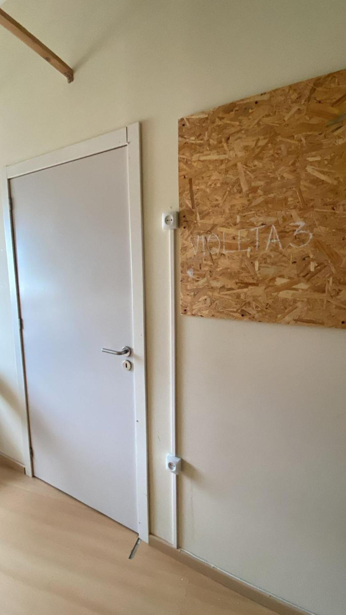 Aradas Garden Hostel מראה חיצוני תמונה